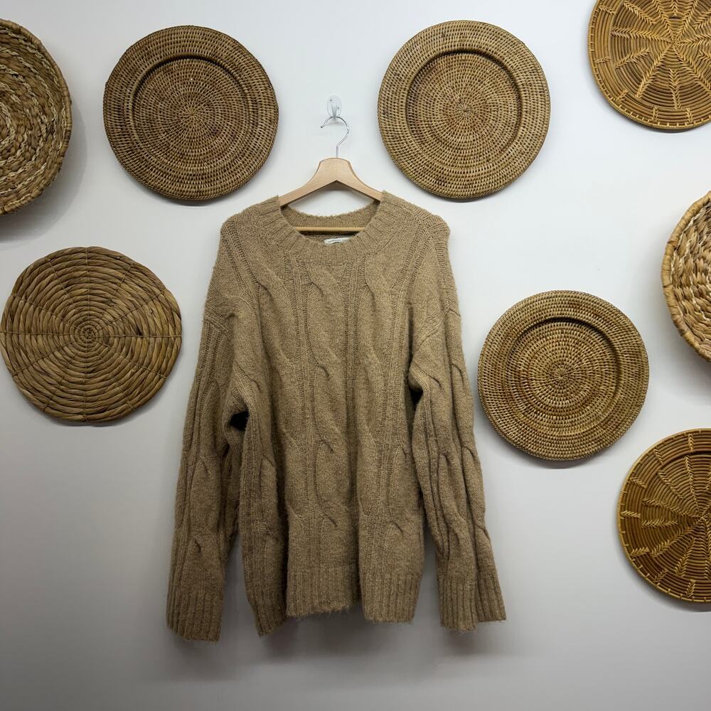 AE American Eagle Beige Chunky Cable Knit Sweater Medium